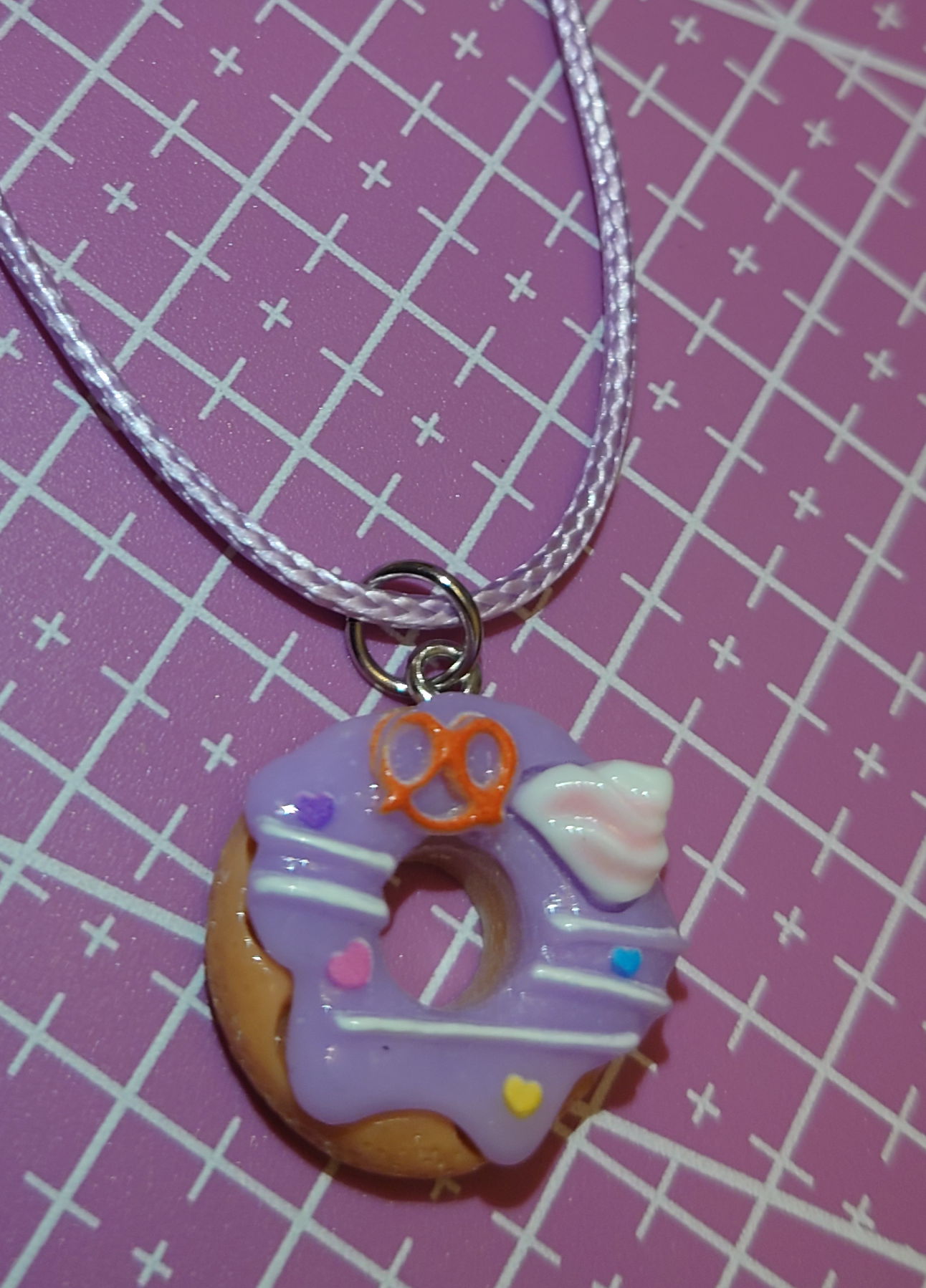 Doughnut necklace - pretzel photo